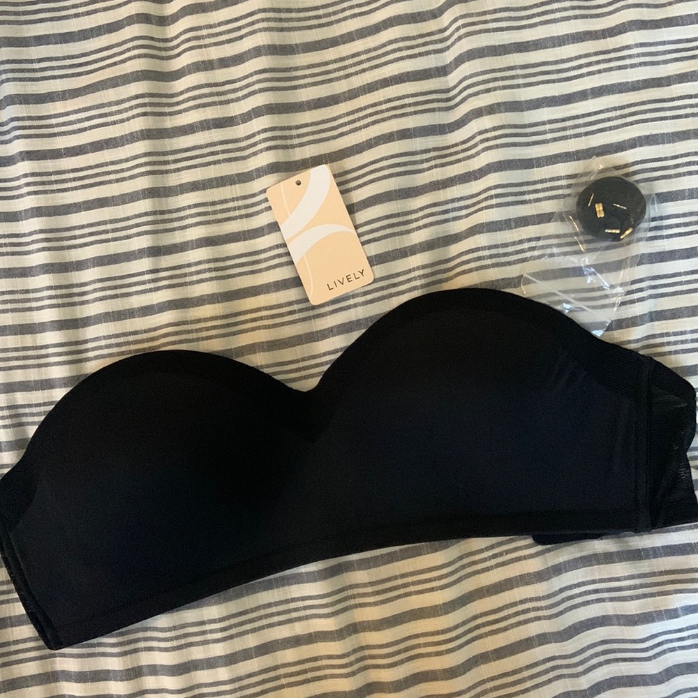 NWT Lively wireless black strapless bra with removable straps - 32DDD